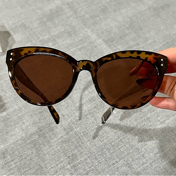 SAINT OWEN X CURATEUR WYDLE Tortoise Shell Sunglasses - Picture 5 of 8